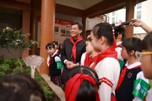 小种子，大梦想！这家校园里，名中医张